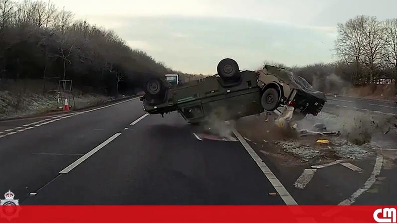 Jipe militar capota no Reino Unido após manobra arriscada