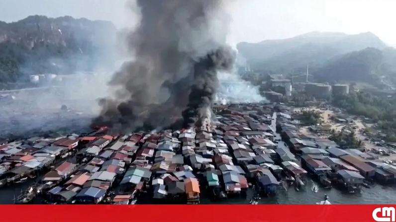 Incêndio na aldeia de Sandakan