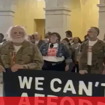 Veteranos detidos em Washington protestam pacificamente contra guerra no Irão