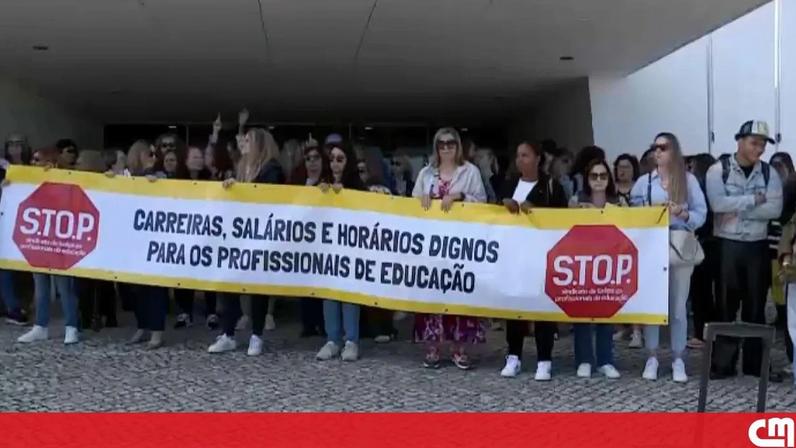 Professores protestam contra amianto presente em escolas do Seixal