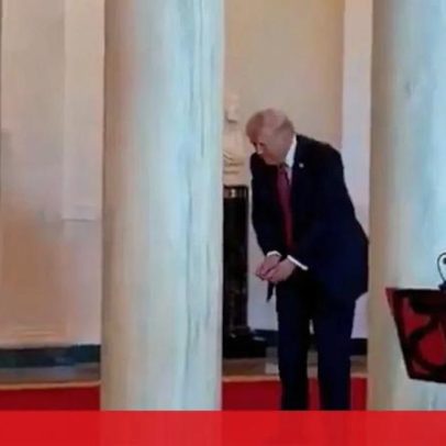 Trump recebe equipa de golfe na Casa Branca com tacada imaginária