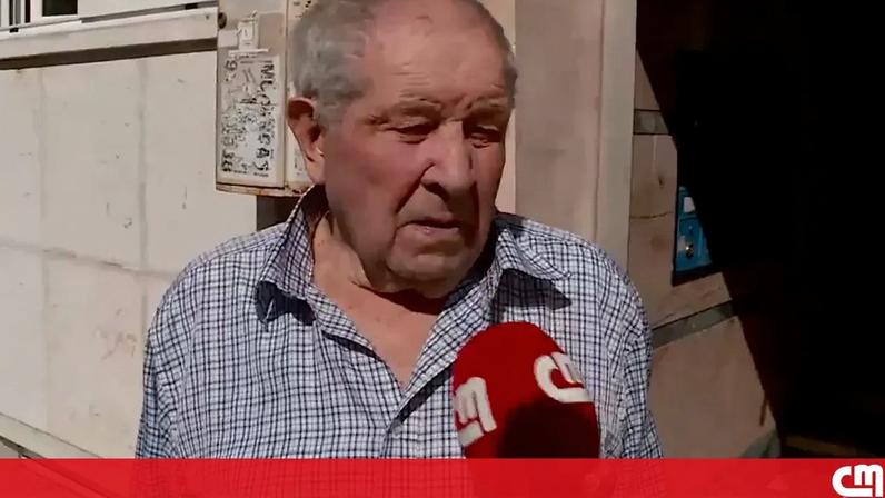 'Atão roubaram a porta, vim a ver, estava roubada', diz Alberto Nunes, morador na Damaia há mais de 60 anos