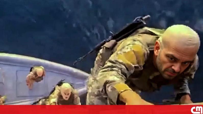 Imagens divulgadas pela Guarda Revolucionária iraniana mostram soldados a intercetarem navios no Estreito de Ormuz