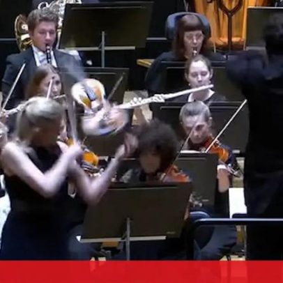Violino de 1 milhão de euros cai no palco após toque acidental do maestro