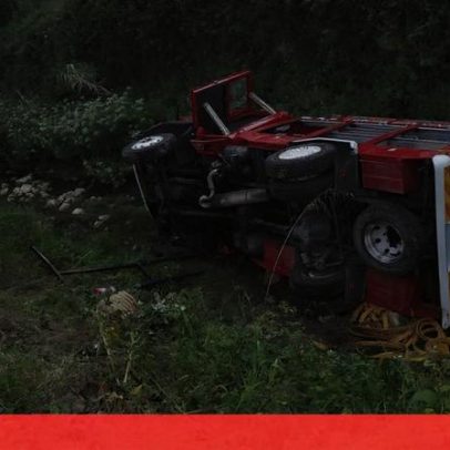 Camião dos Bombeiros de Arruda dos Vinhos cai em água após incêndio explosivo