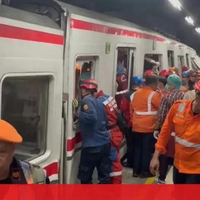 Imagens mostram colisão de comboios que deixou mortos na Indonésia