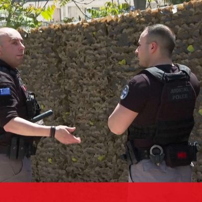 Idoso de 89 anos dispara em escritório da Segurança Social e tribunal em Atenas