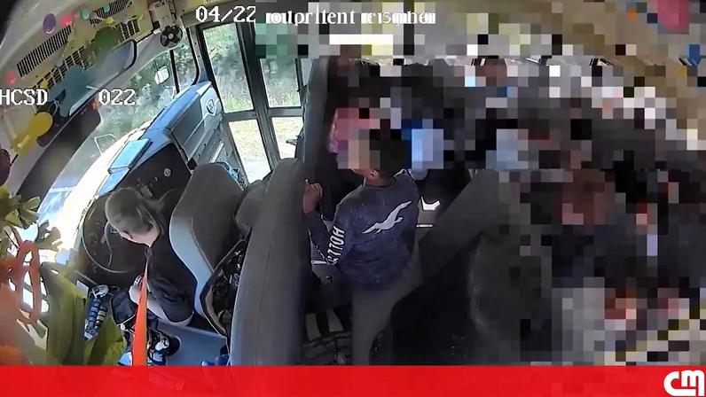 Alunos evitam tragédia após motorista escolar desmaiar ao volante