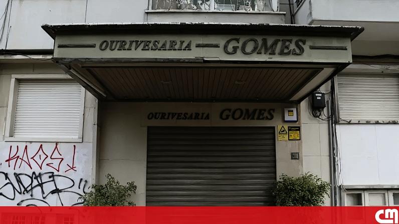 Assalto a ourivesaria no centro de Almada por dupla armada com caçadeira