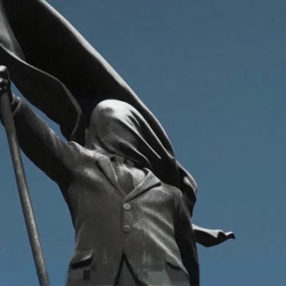Banksy instala nova escultura no centro de Londres
