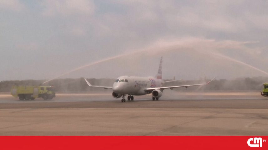 Primeiro voo direto EUA-Venezuela aterra em Caracas