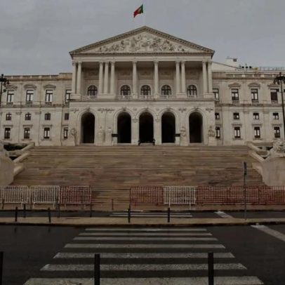 Site do CM transmite em direto as celebrações do 50º aniversário da Constituição
