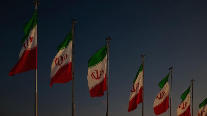 Voos internacionais no aeroporto de Teerão retomam no sábado