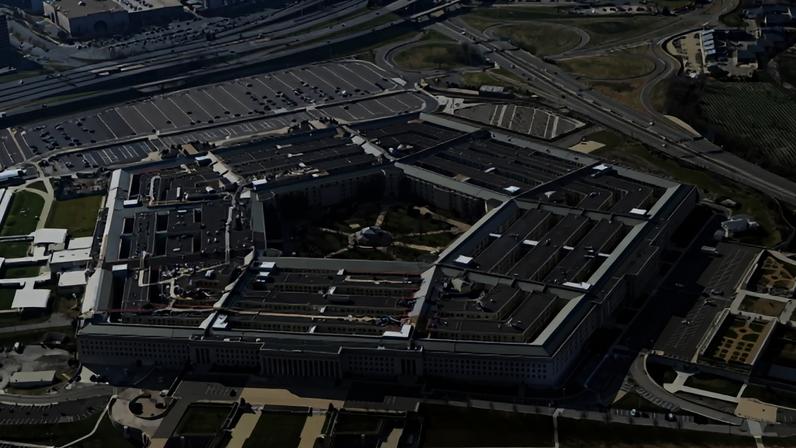 Pentágono reforça produção militar via contactos com fabricantes de automóveis