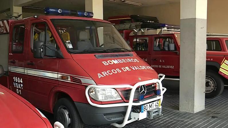 Bombeiros de Arcos de Valdevez prestaram socorro no local