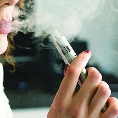 Hong Kong aplica multa ou prisão por posse ou consumo de cigarros eletrónicos