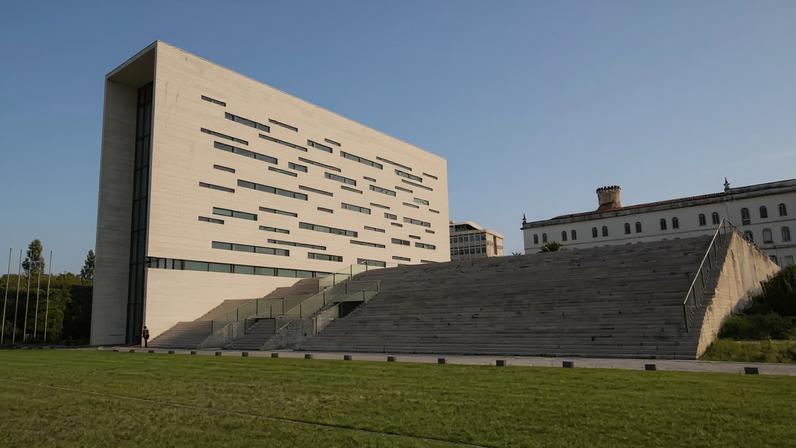Universidade Nova de Lisboa