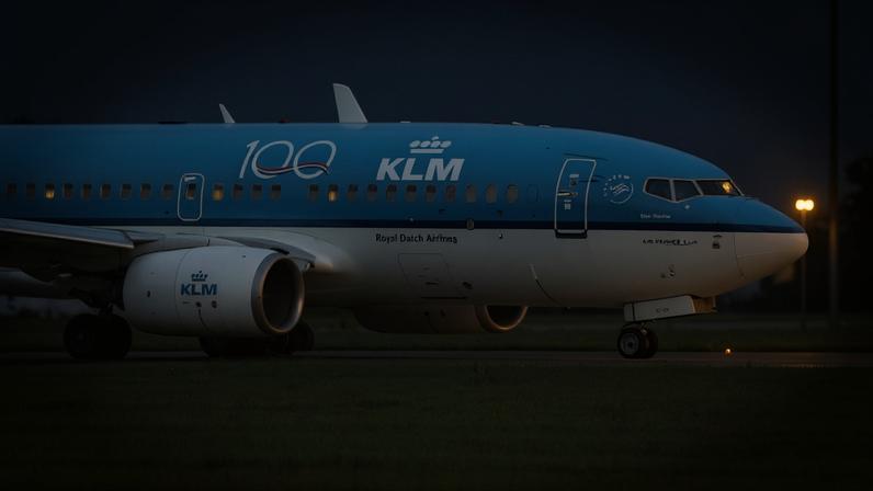 KLM reduz voos: menos 80 no próximo mês devido ao custo do combustível