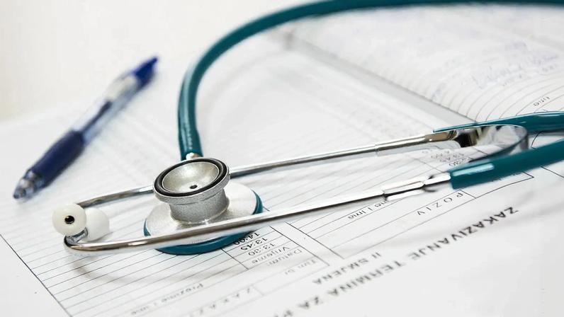 Ordem abre inquérito a médica por cobrar 1.000 euros por reformas antecipadas