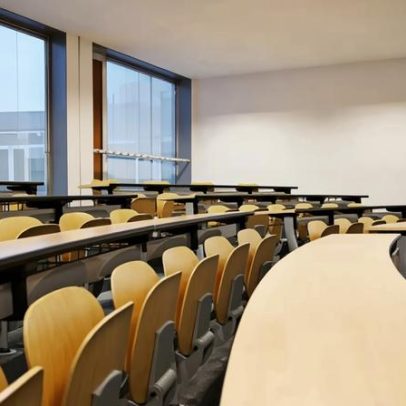 Sindicato denuncia docentes a trabalhar além do previsto na acreditação de cursos