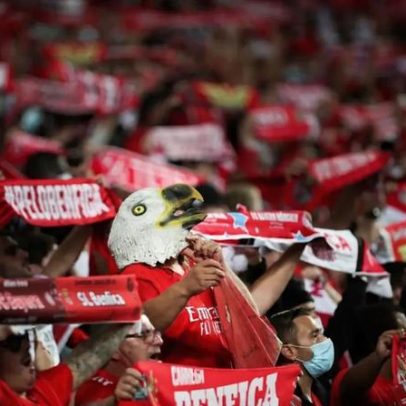 Adeptos: luz intermitente nas bancadas