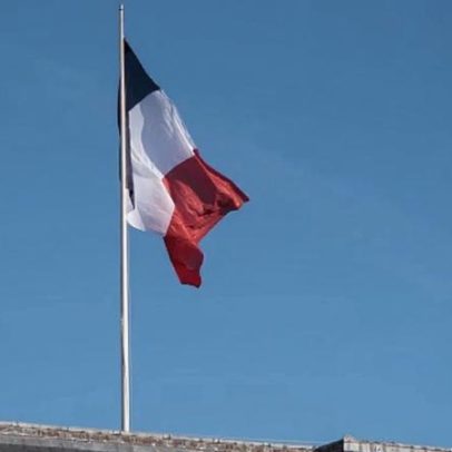 França decidirá autorizações de sobrevoo militar dos EUA caso a caso