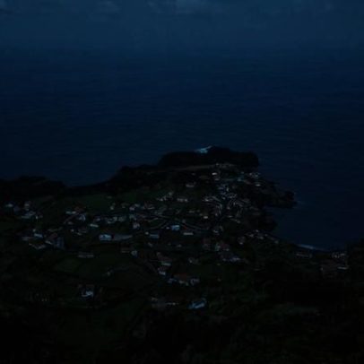 Falhas geológicas podem guiar a ascensão do magma, mas também a deter
