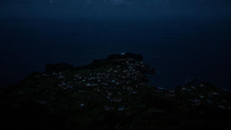 Falhas geológicas podem guiar a ascensão do magma, mas também a deter
