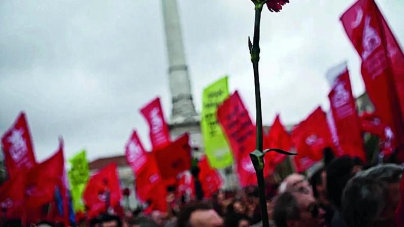 Parlamento abre portas aos cidadãos após sessão solene do 25 de Abril