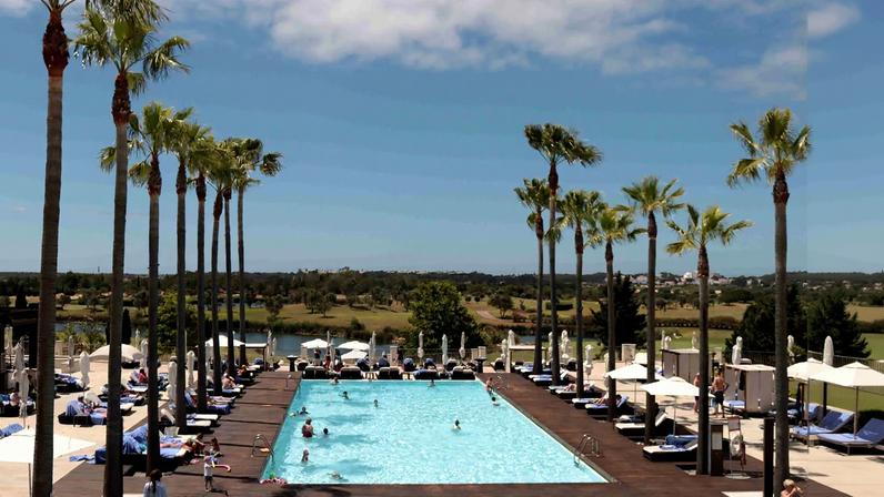 Páscoa com temperaturas altas atrai turistas aos hotéis do Algarve