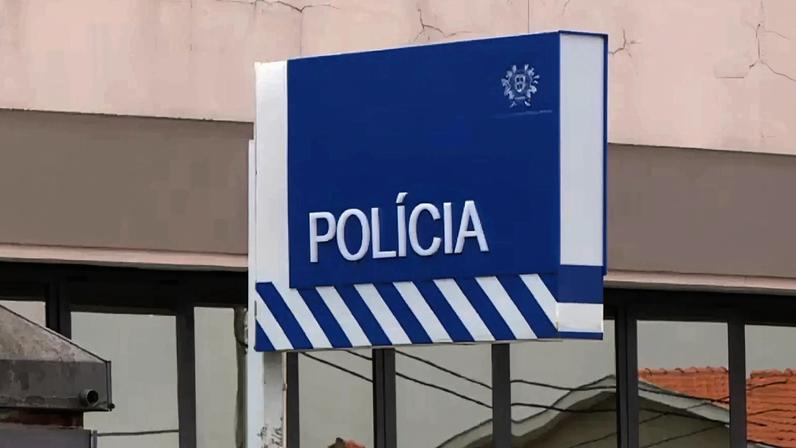 CDU Porto entrega petição contra o fecho da 12ª Esquadra da PSP em Cedofeita