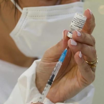 CMTV analisa relatos de sequelas após vacinação contra a Covid-19