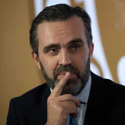 Bastonário dos médicos alerta instabilidade no SNS e requer reforma profunda