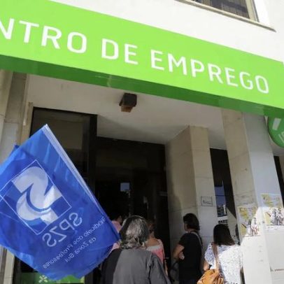 Casais em desemprego caem 9,7% em março