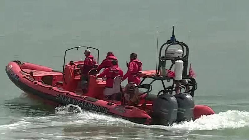 Lancha salva-vidas resgatou a vítima