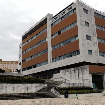 Trio suspeito de assaltar casa de idoso começa a ser julgado na Feira