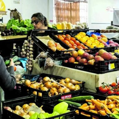 Preços mundiais de alimentos sobem 2,4% em março devido à guerra