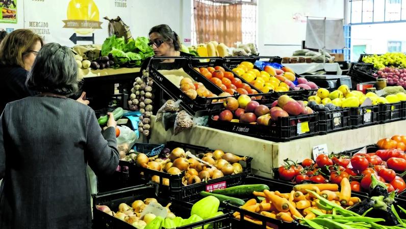 Preços mundiais de alimentos sobem 2,4% em março devido à guerra