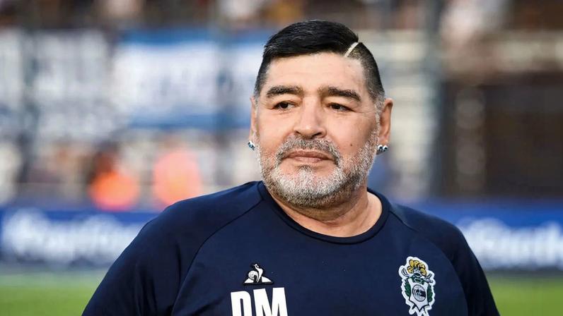 Médico afirma inocência em julgamento pela morte de Maradona