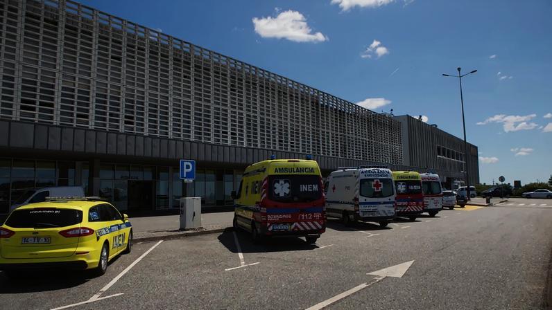 Choque com camião resulta em motociclista gravemente ferido