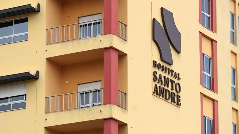 Mulher encontrada inconsciente na A8 é transportada para o Hospital de Leiria