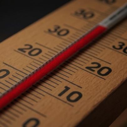 Portugal enfrenta risco elevado de radiação UV e temperaturas de 30°C