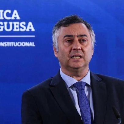 Ministro responde a críticas sobre Saramago, afirma que opção é militante do PCP