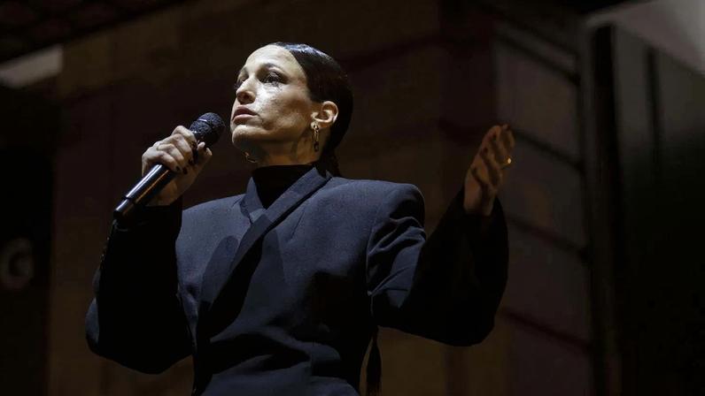 Carminho surpreende fãs ao lado de Rosalía