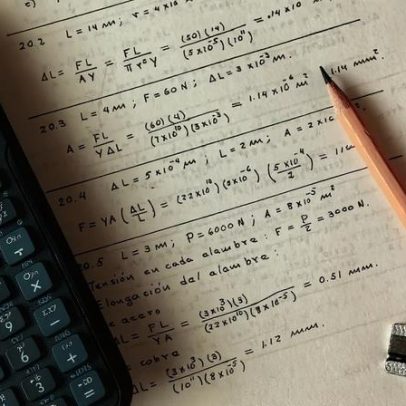 IA chinesa resolve problema matemático sem intervenção humana