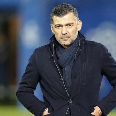 Al Ittihad de Sérgio Conceição perde em casa diante do Neom