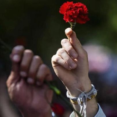 Agentes culturais de Lisboa assinam petição contra desvalorização do 25 de Abril