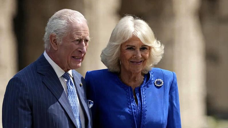 Carlos III não encontrará vítimas de Epstein; Camilla promete posição firme