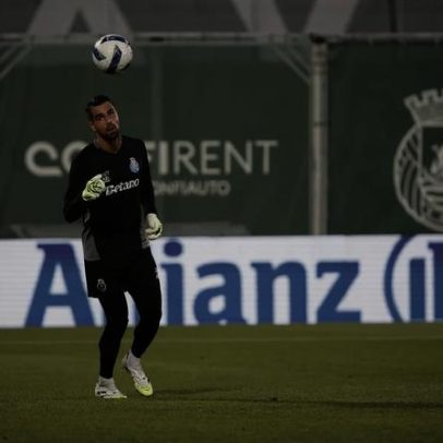 Diogo Costa no topo da lista de reforços do Liverpool