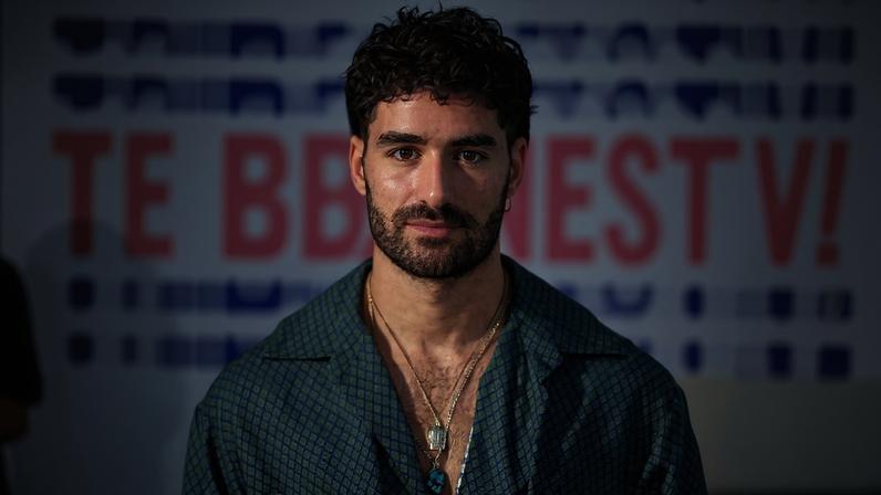 José Condessa ajuda a pagar dívidas para salvar o clube de futsal da terra